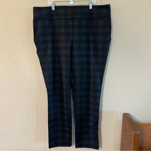 Dalia Women's Plaid Pants - Black and Gray Size XL